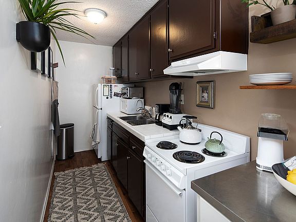 2nd image of 2821 Morena Blvd #13