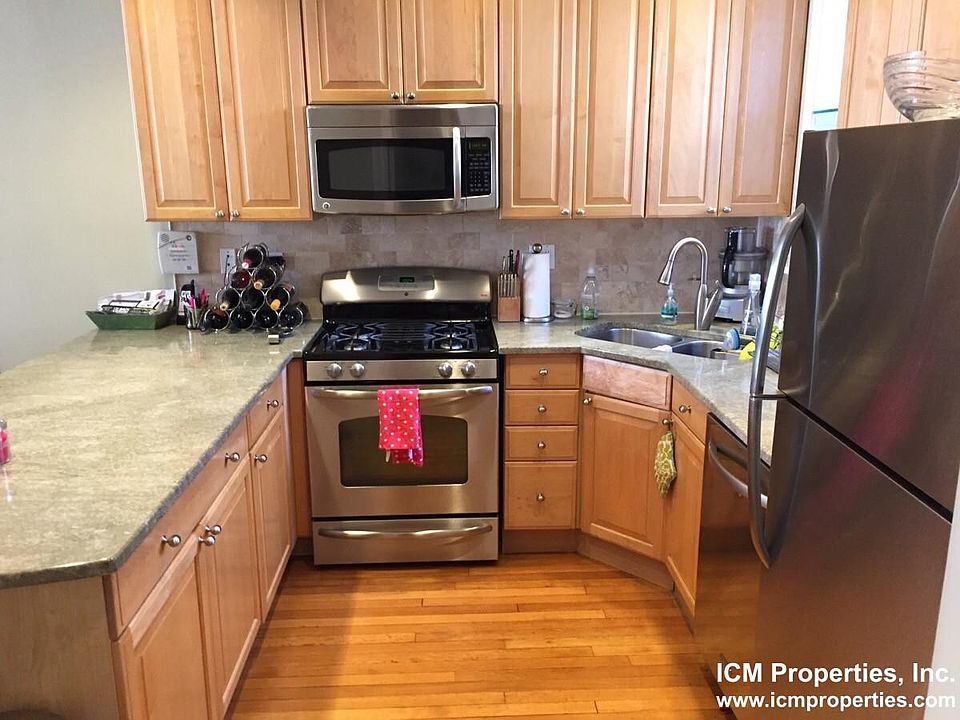 1st image of 3854 N Southport Ave #2F