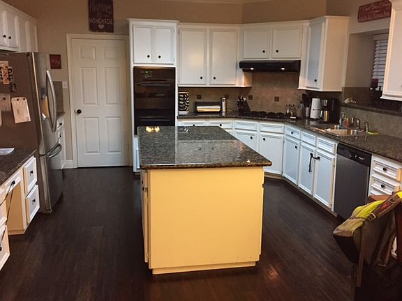 3rd image of 1022 Tangle Briar Dr