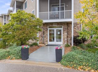 110696 Village Rd APT 219, Chaska, MN 55318