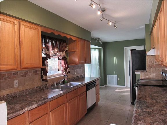 4th image of 418 Marion Oaks Crse