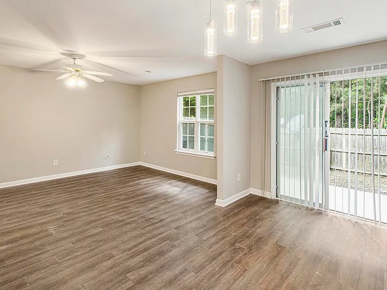 6352 Hickory Lane Cir — Photo 18