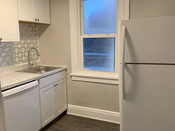 5th image of 410 Marlow St Floor 3