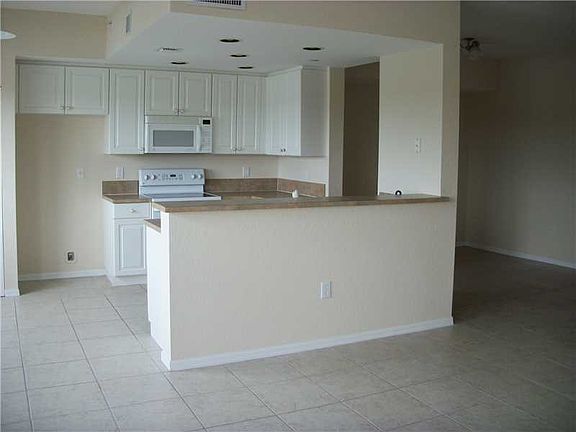 2nd image of 7735 Yardley Dr APT 314