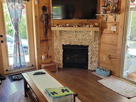 4th image of 8013 Little Britton Rd