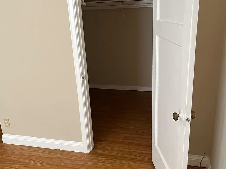 886 Cleveland St — Photo 6