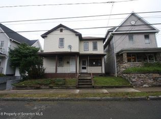 2033 Delaware St, Dunmore, PA 18512