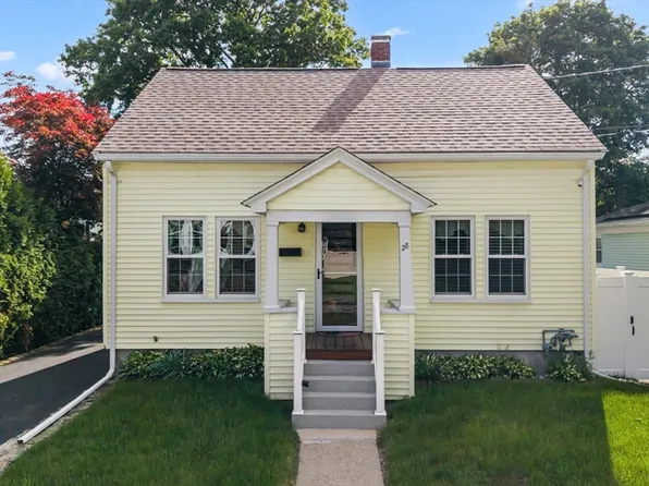 28 Spring St, Webster, MA 01570