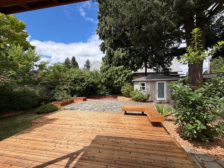 NE 77th Ave — Photo 6