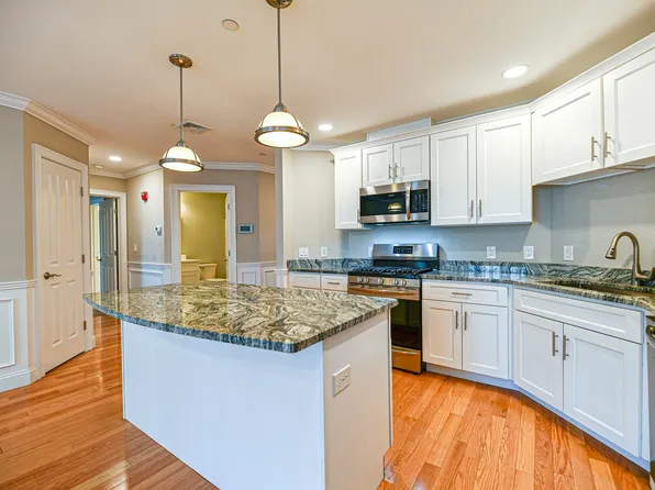 61 Acadia Lane #105, Exeter, NH 03833