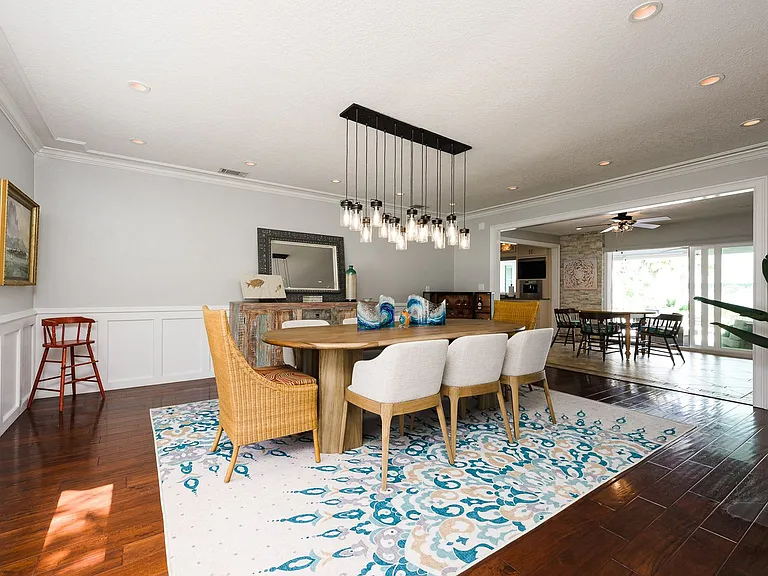 1130 John Anderson Dr — Photo 16