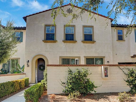 3rd image of 2785 E Berry Loop Privado