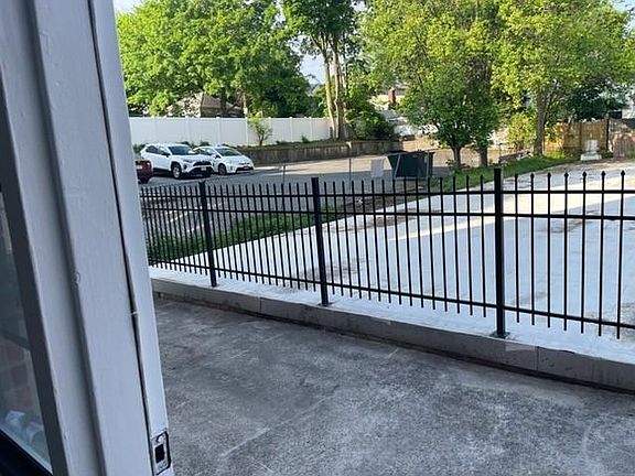 4th image of 47 Davis Ave APT 2B