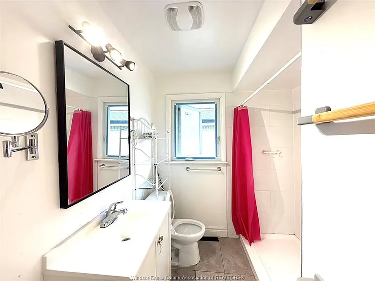 3863 Longfellow Ave — Photo 4