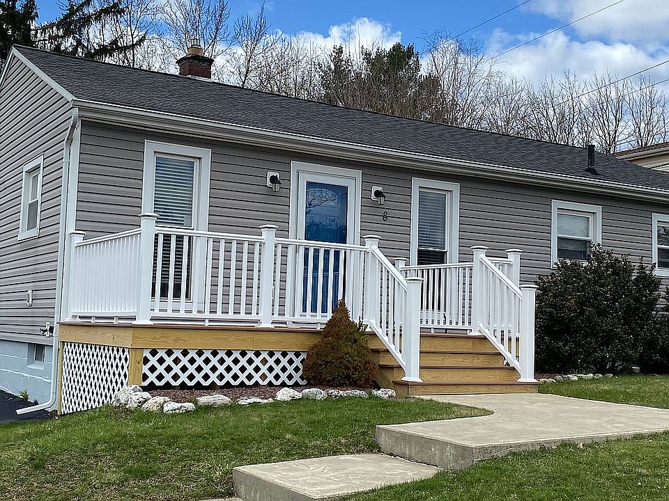 1st image of 8 Barratt Dr
