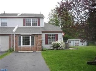 10 Boxwood Ln, Langhorne, PA 19047
