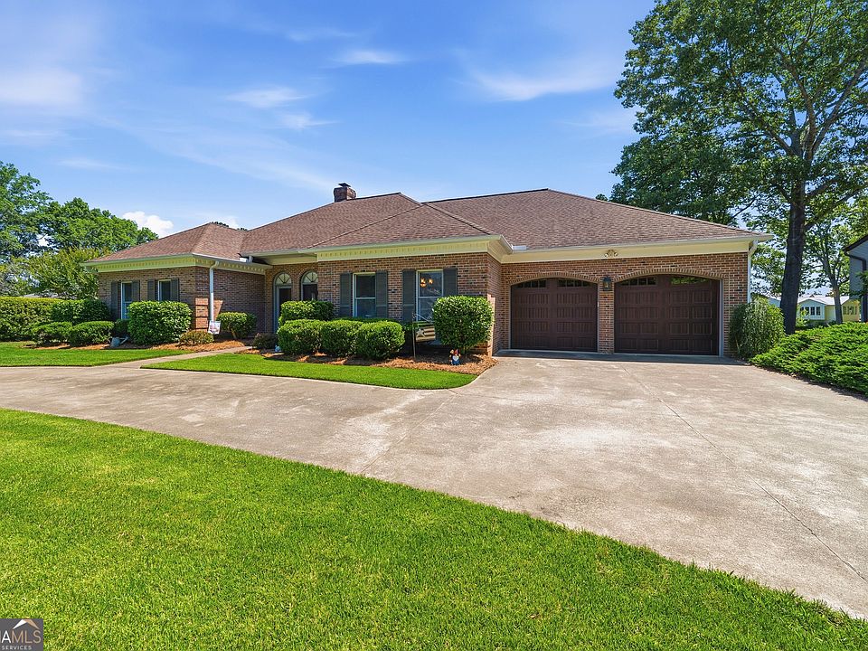 1st image of 104 Spruce Point