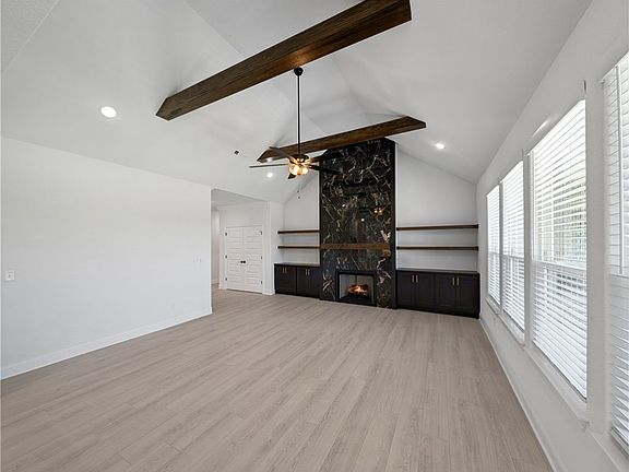 4th image of 2061 Larry Ln