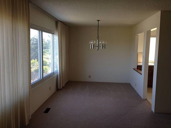 5th image of 54 Brighton Ct
