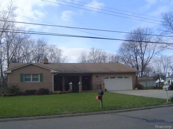 19693 Parkville St, Livonia, MI 48152