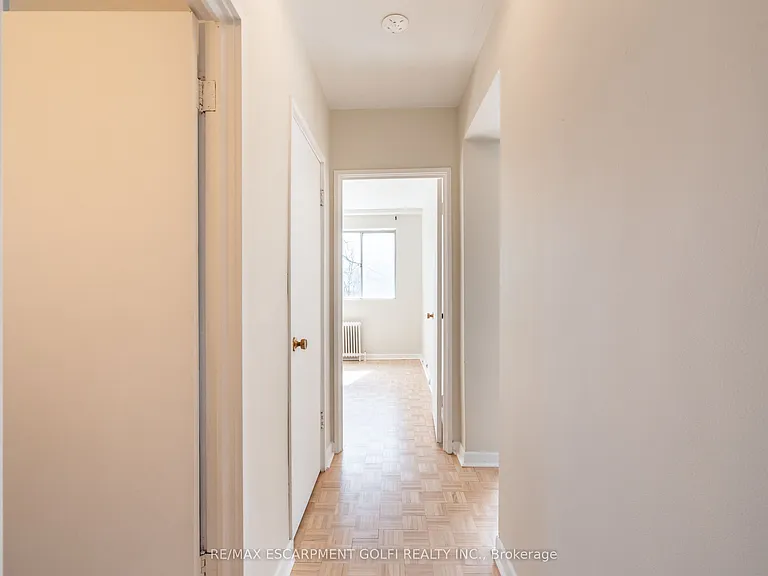 2433 1st St #9 — Photo 29