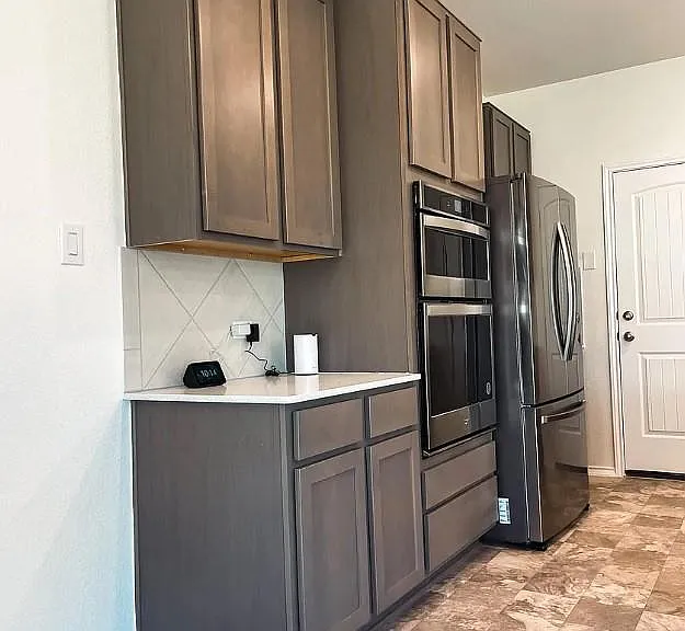 704 Zelia Gln — Photo 3