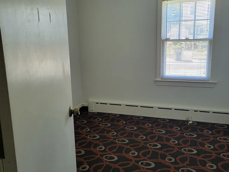 11 Park Ave — Photo 21