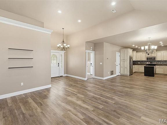 4th image of 179 Autumn Breeze Rd