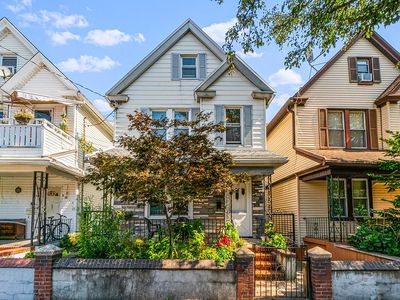 4603 104th St, Flushing, NY, 11368