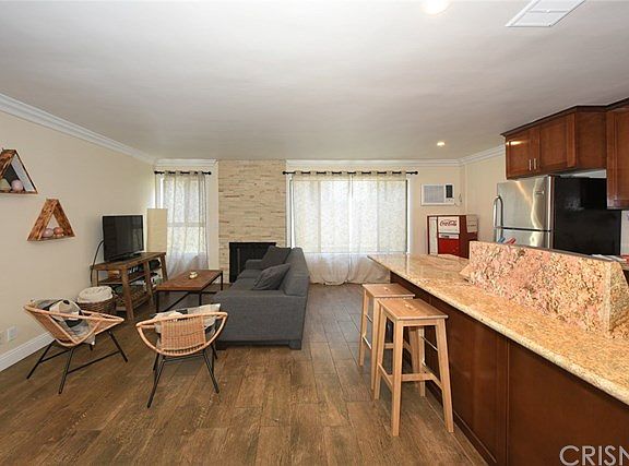 2nd image of 1605 Armacost Ave APT 103