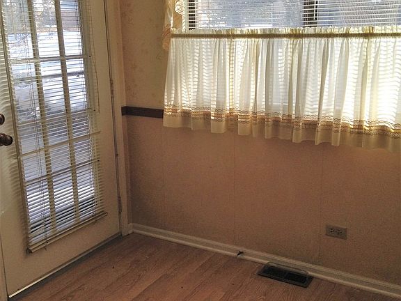 4th image of 735 Sterling Ct APT C1