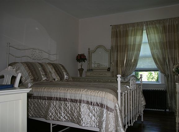 BEDROOM TWO, HARDWOOD FLOORS, CEILING FAN, DBL CLOSET