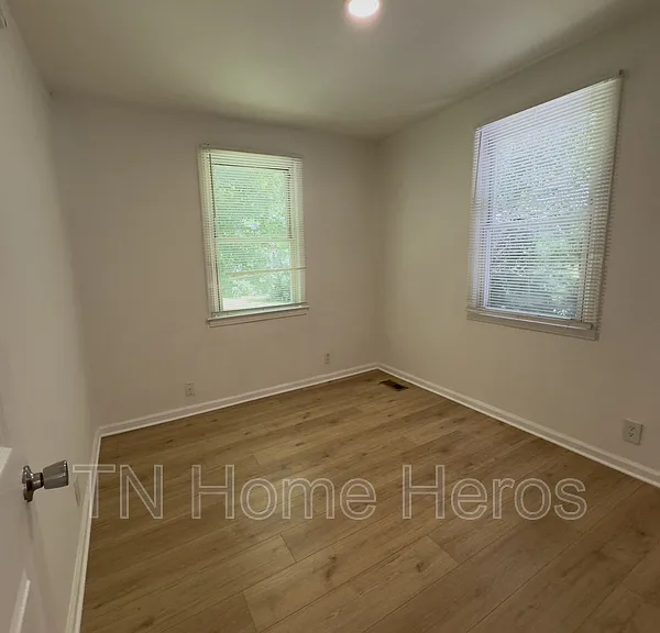 610 Demoss St — Photo 9