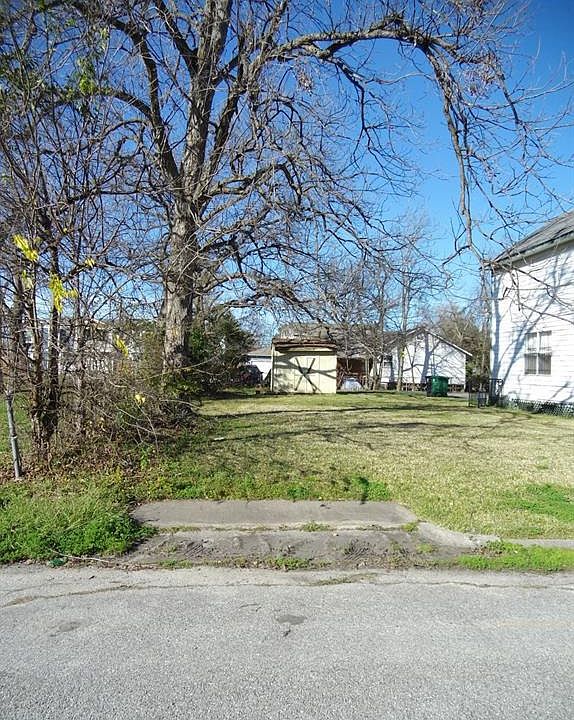 1st image of 925 E 32nd 1/2 St Lot 17