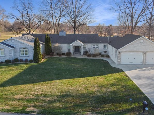 8 Country Club Dr, Mexico, MO 65265