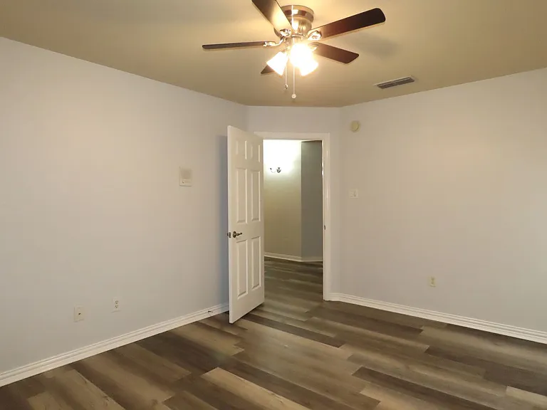 7609 Abbeywood Ct — Photo 40