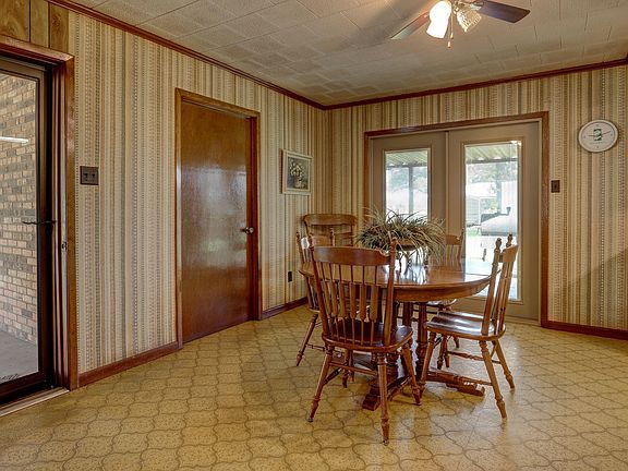 4th image of 233 Gulf Rose Dr