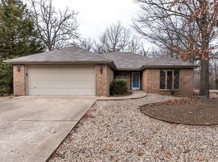 2 Dumfries Ln, Bella Vista, AR 72715