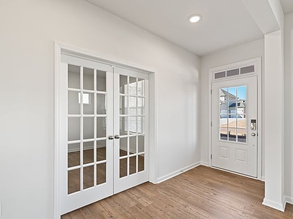 5th image of 804 Dobby Way