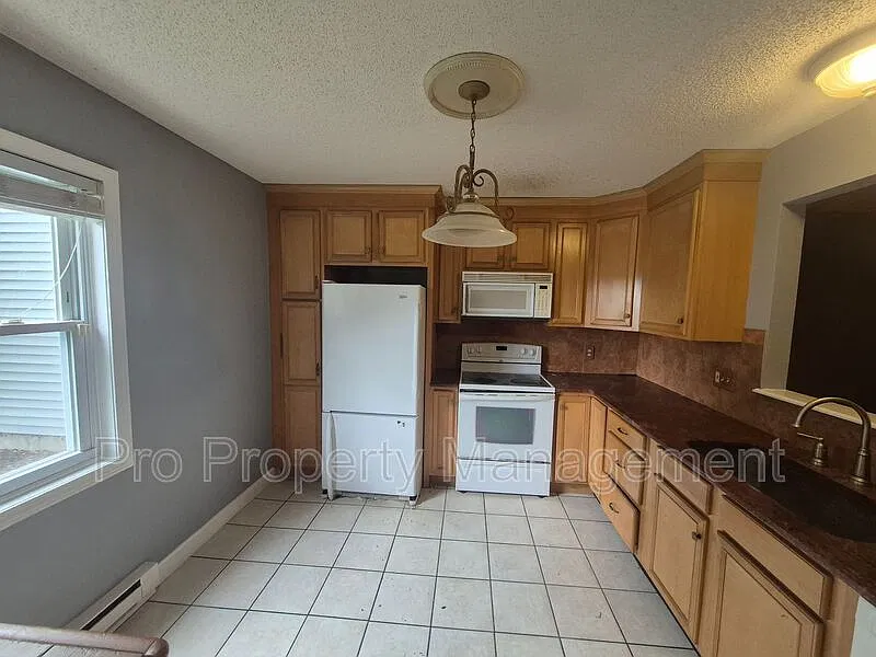 2 bed, 1.5 bath, 1188 sqft, $1,995 — Photo 2