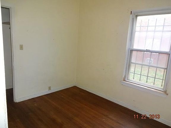 5th image of 3715 Elm St