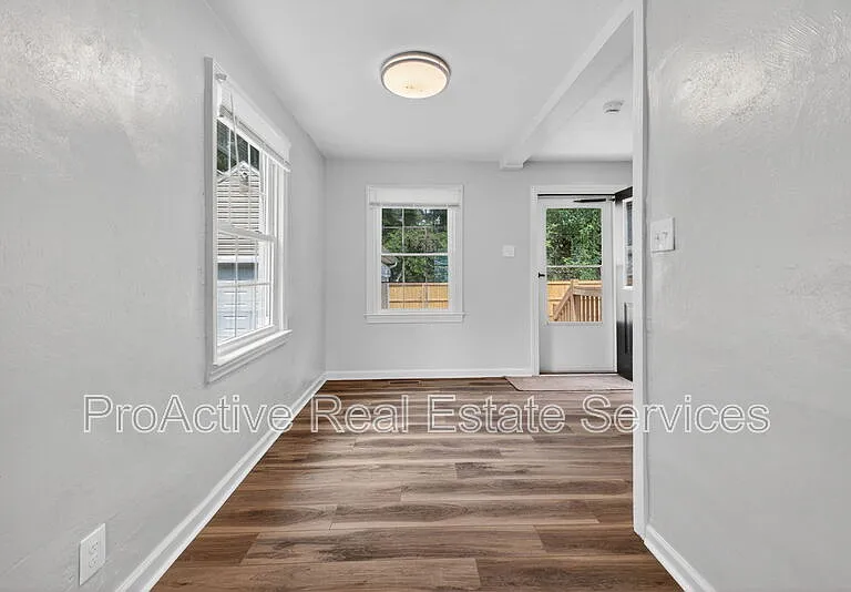 816 Martin Ave — Photo 6