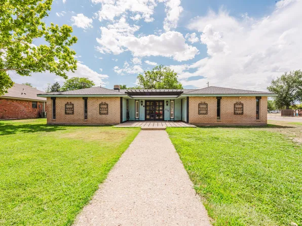 219 Bailey Ave, Dumas, TX 79029