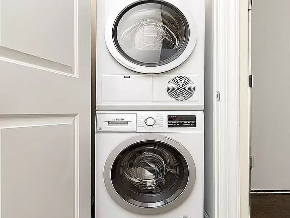 4th image of 1377 Lexington Ave APT 1C