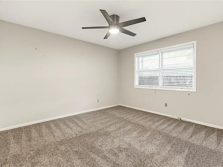 6851 Roswell Rd #D15 — Photo 11