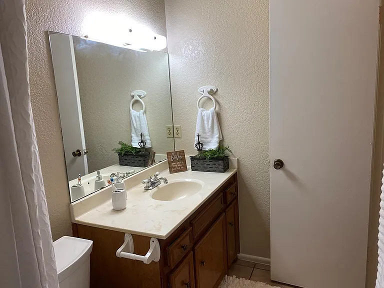 1201 NE Redwood Dr #C — Photo 10