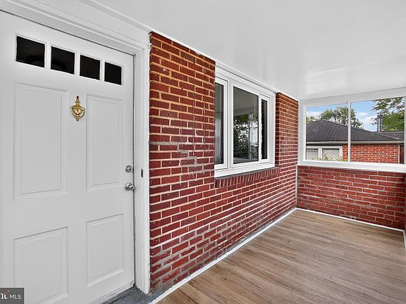 2nd image of 1539 Reservoir Ave