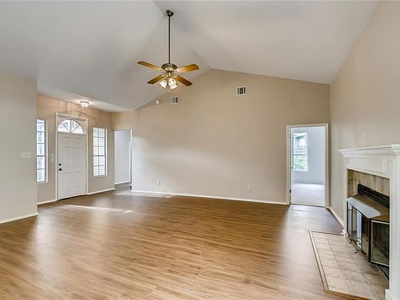 3rd image of 14810 Great Willow Dr