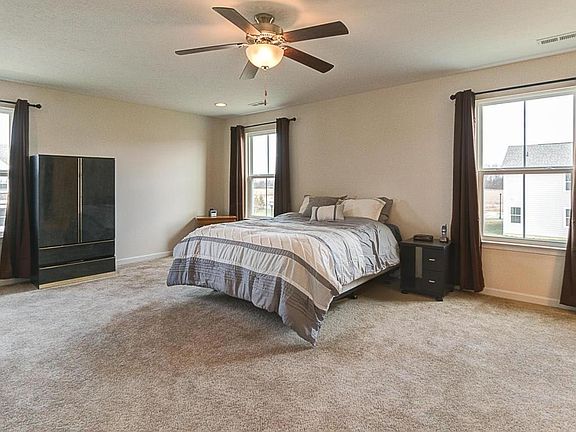 4th image of 221 Ensigns Ln