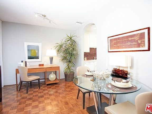 3rd image of 837 N West Knoll Dr APT 318